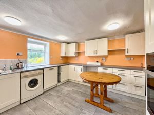 Photo 32- click for photo gallery